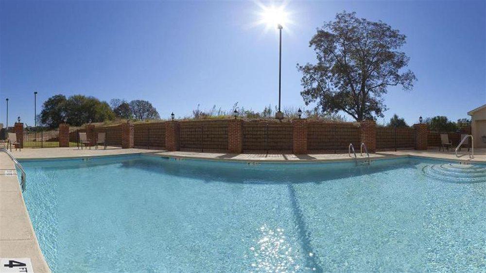 Holiday Inn Express Hotel & Suites Talladega By Ihg Exteriör bild