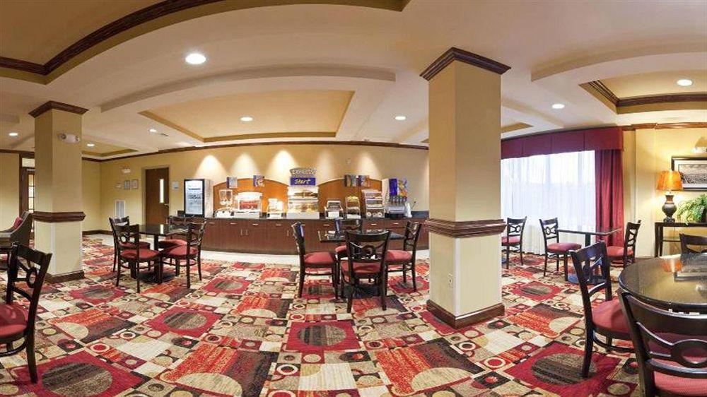 Holiday Inn Express Hotel & Suites Talladega By Ihg Exteriör bild