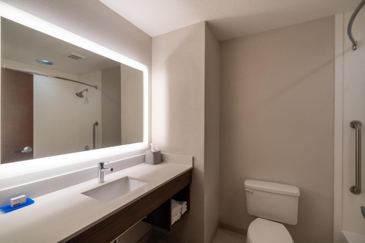 Holiday Inn Express Hotel & Suites Talladega By Ihg Exteriör bild