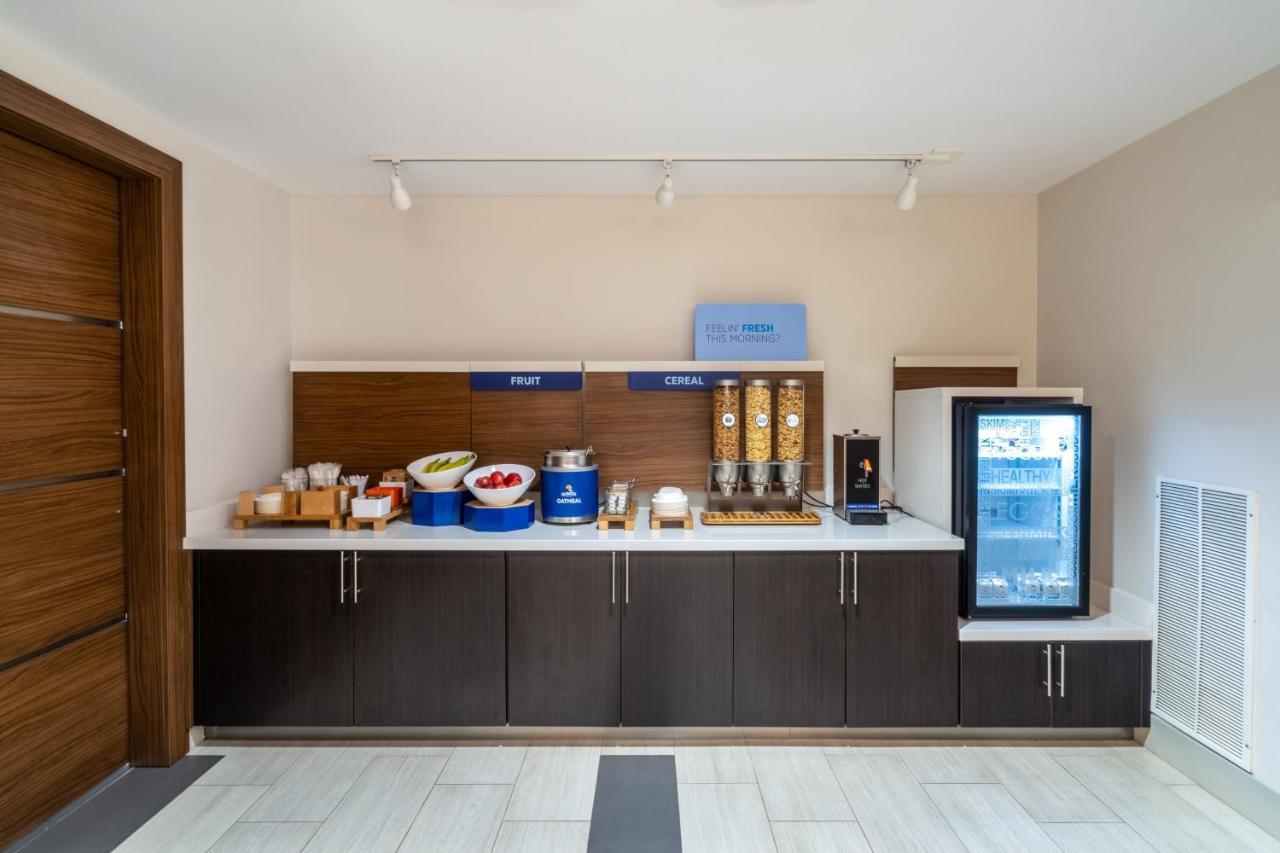 Holiday Inn Express Hotel & Suites Talladega By Ihg Exteriör bild