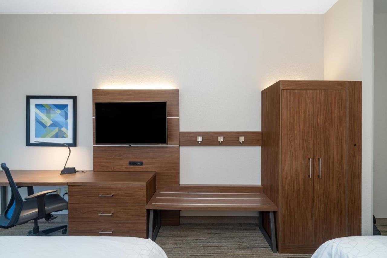 Holiday Inn Express Hotel & Suites Talladega By Ihg Exteriör bild
