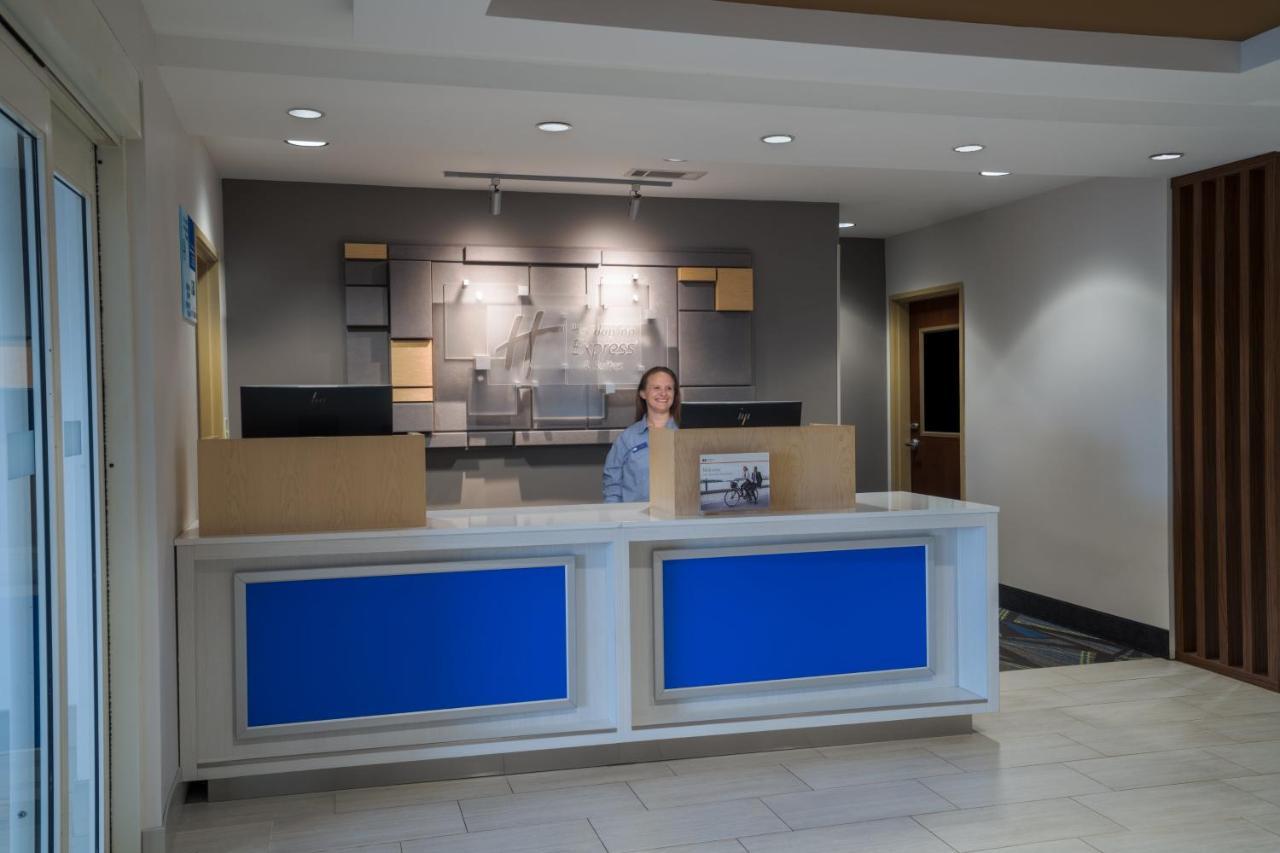 Holiday Inn Express Hotel & Suites Talladega By Ihg Exteriör bild