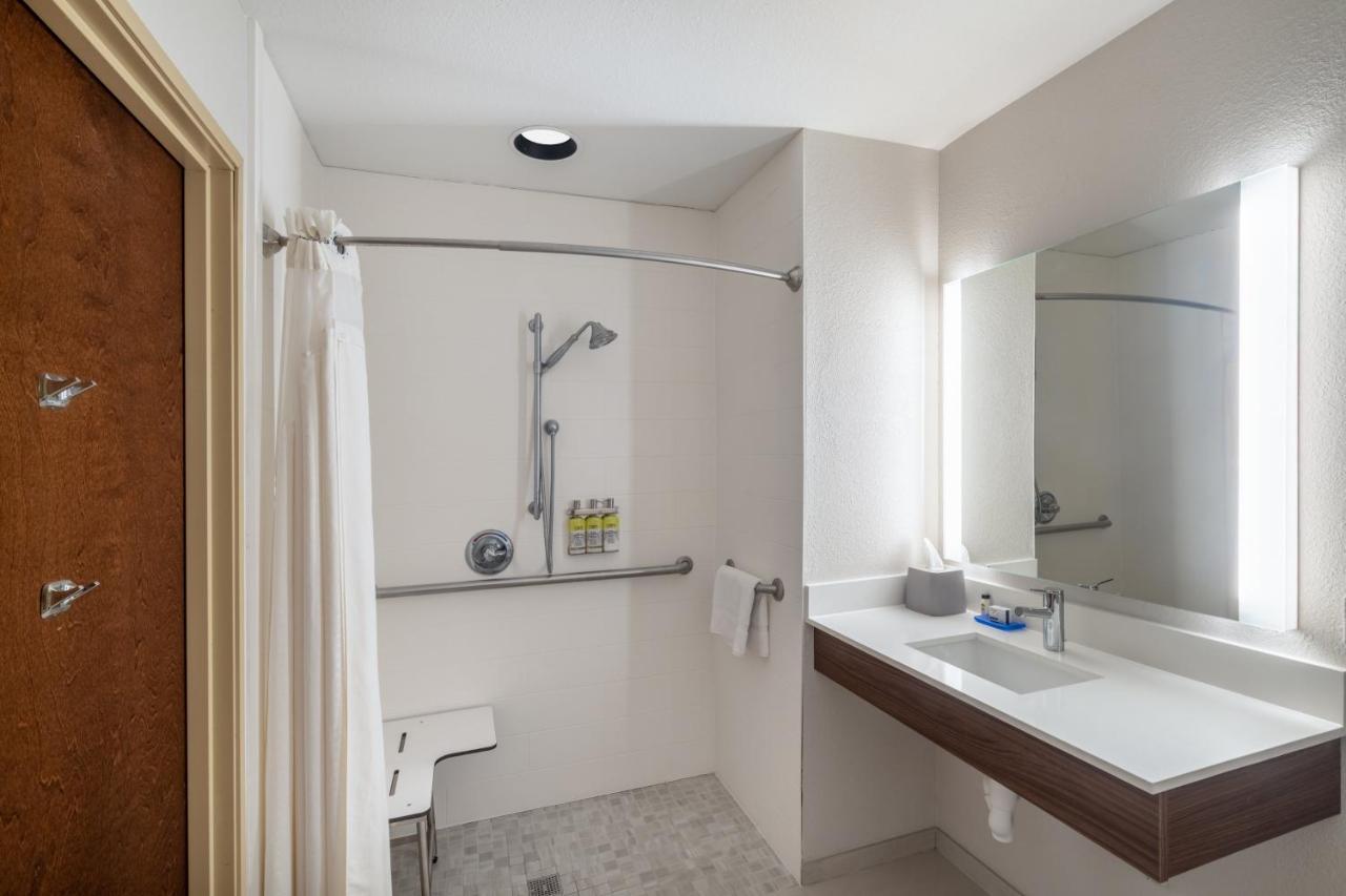 Holiday Inn Express Hotel & Suites Talladega By Ihg Exteriör bild