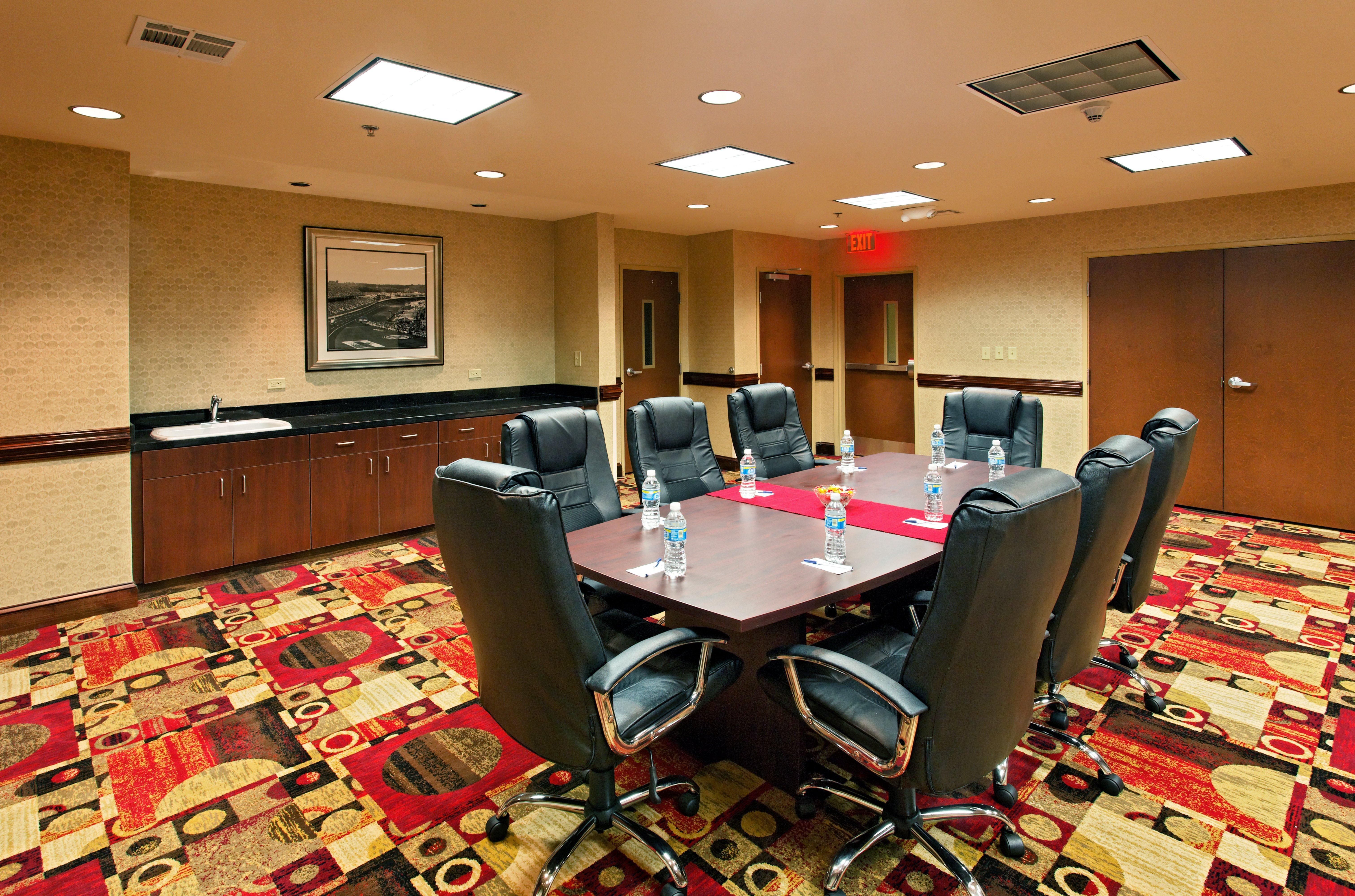 Holiday Inn Express Hotel & Suites Talladega By Ihg Exteriör bild