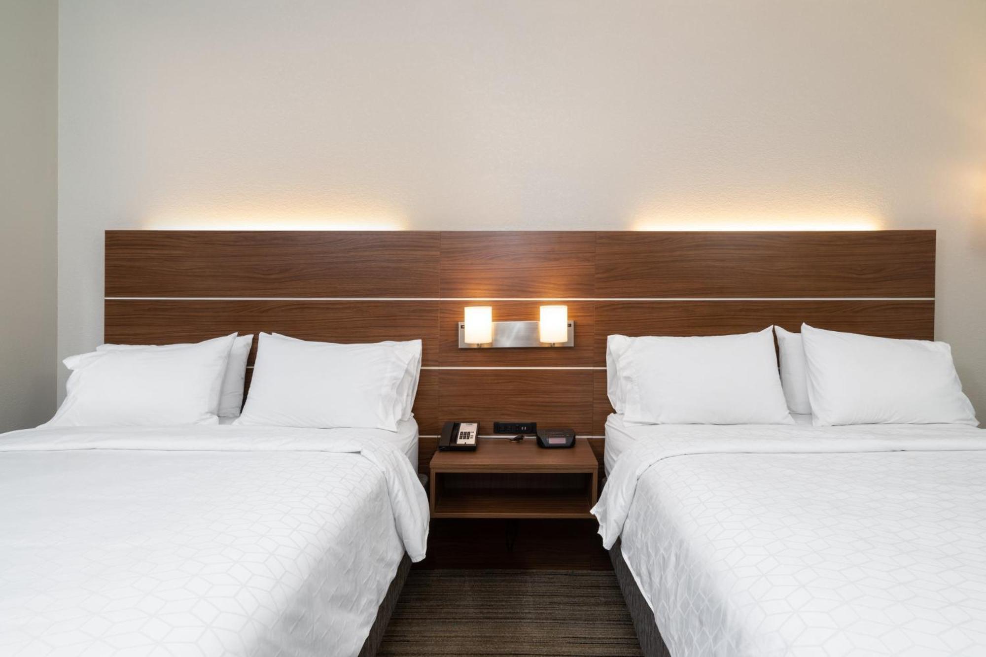 Holiday Inn Express Hotel & Suites Talladega By Ihg Exteriör bild