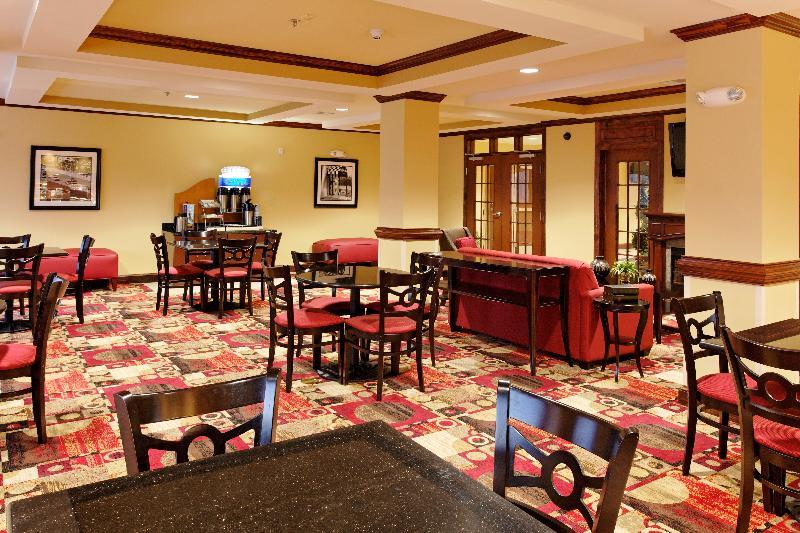 Holiday Inn Express Hotel & Suites Talladega By Ihg Exteriör bild