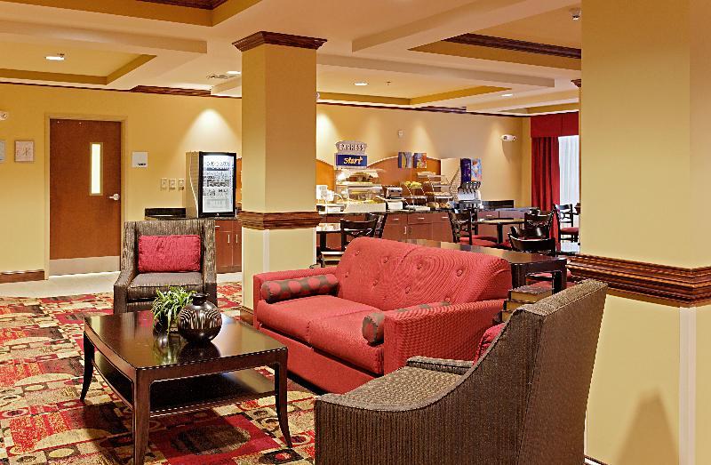 Holiday Inn Express Hotel & Suites Talladega By Ihg Exteriör bild